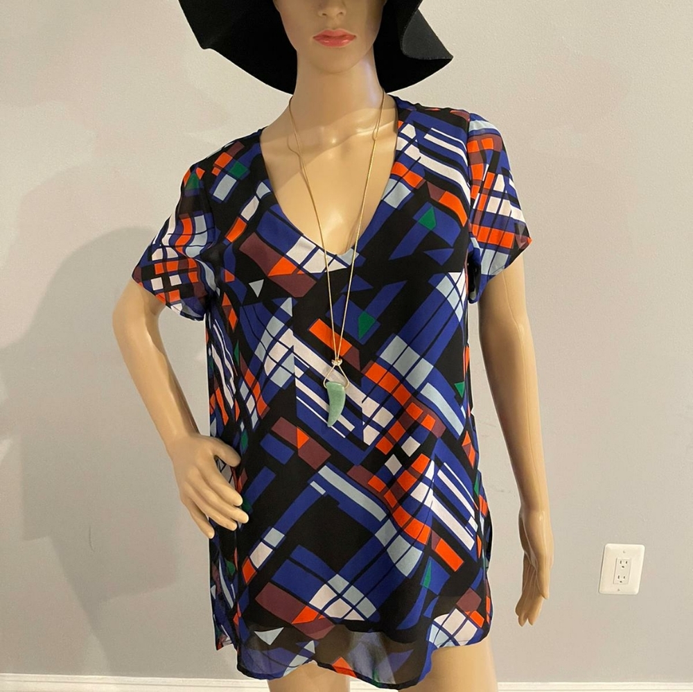 Vince Camuto flowy chiffon short sleeve top